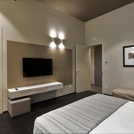 Salina Luxury Suites Parme Extérieur photo