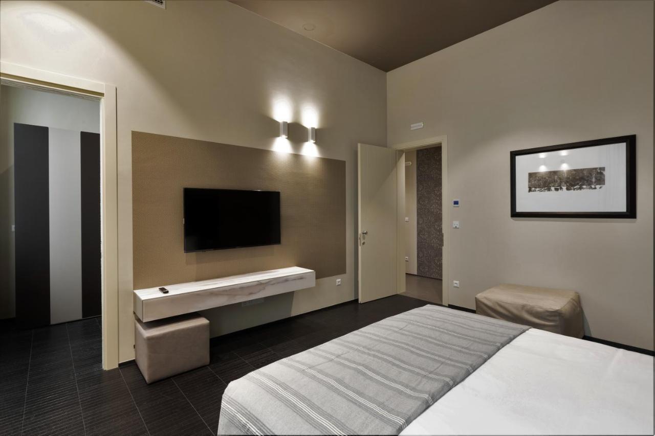 Salina Luxury Suites Parme Extérieur photo